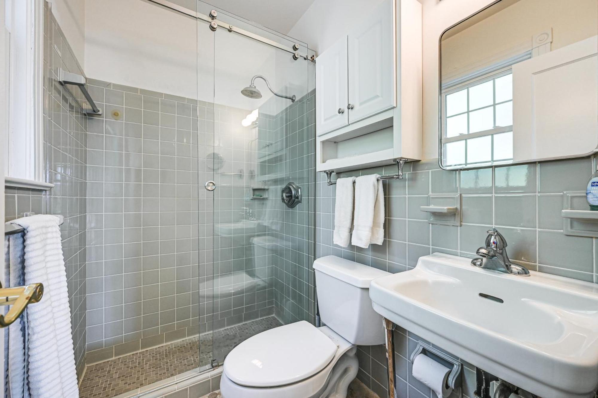 Holiday home 1 Block To - With Pool In Old Naples! *