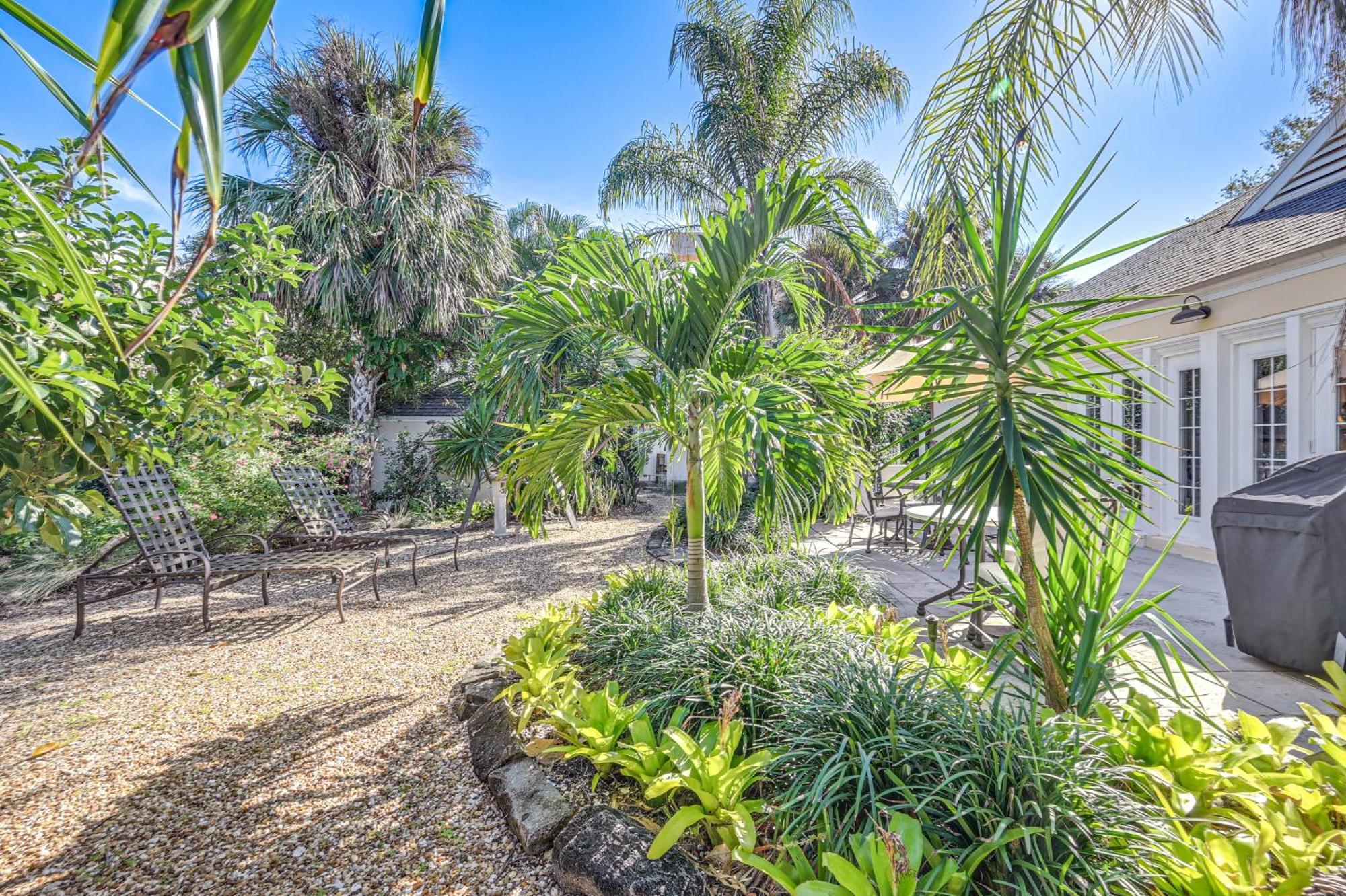1 Block To - With Pool In Old Naples! Holiday home Naples