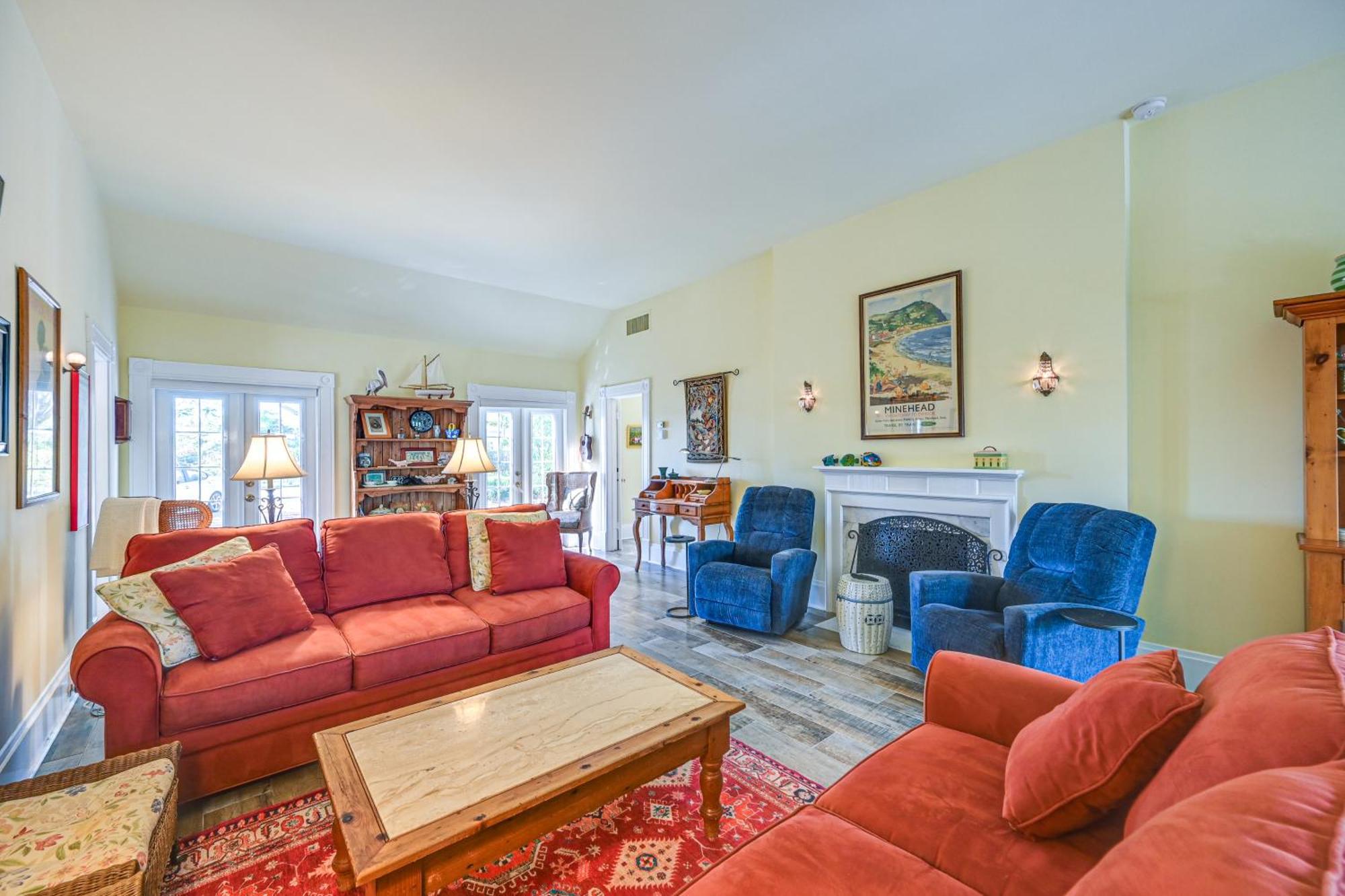 1 Block To - With Pool In Old Naples! Holiday home *