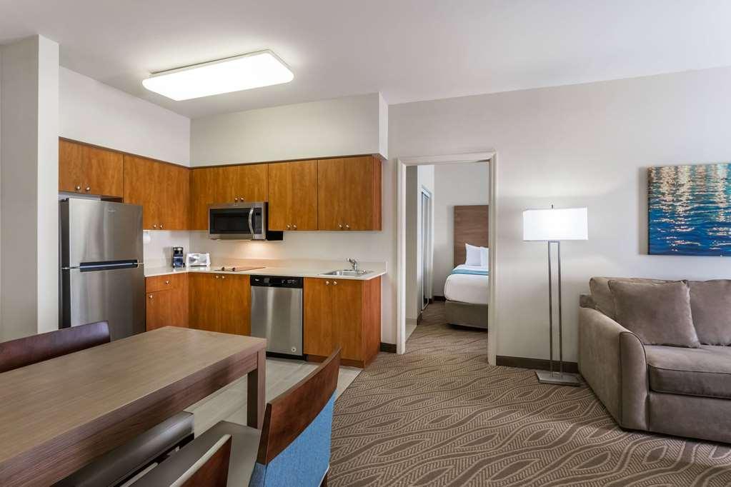 Hawthorn Extended By Wyndham Naples Vineyards