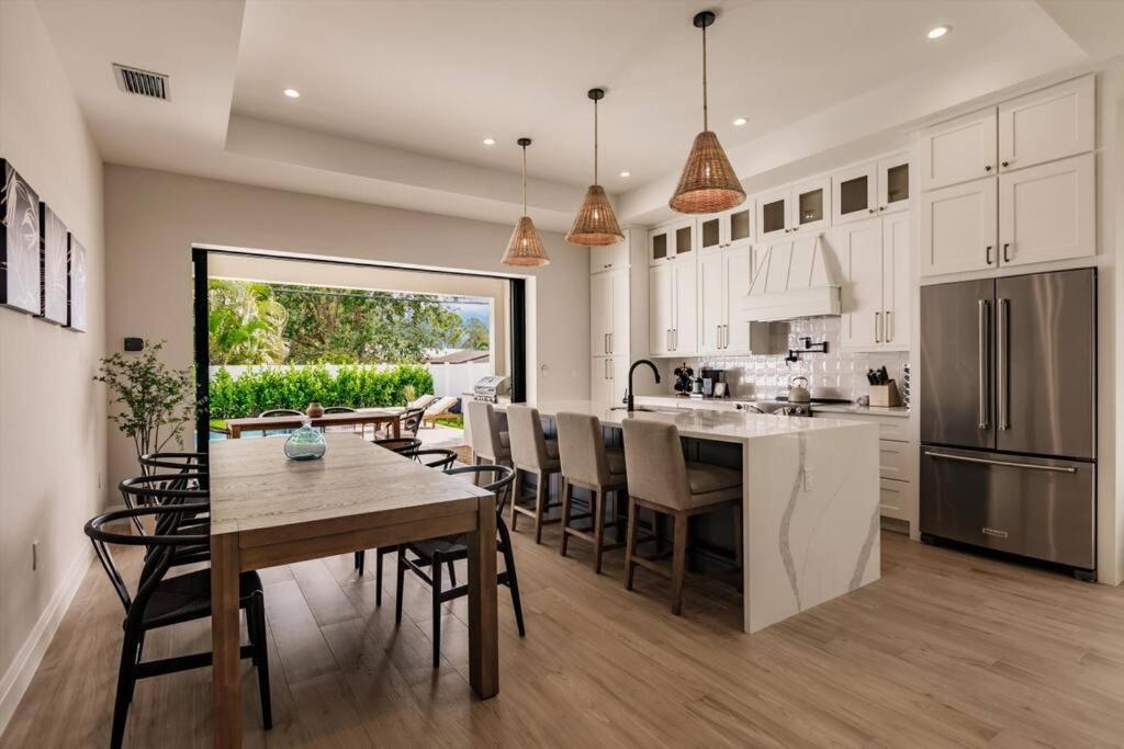 Paradise Cove Luxury * Naples