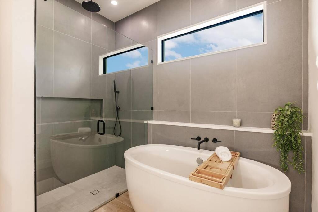 Paradise Cove Luxury Holiday home