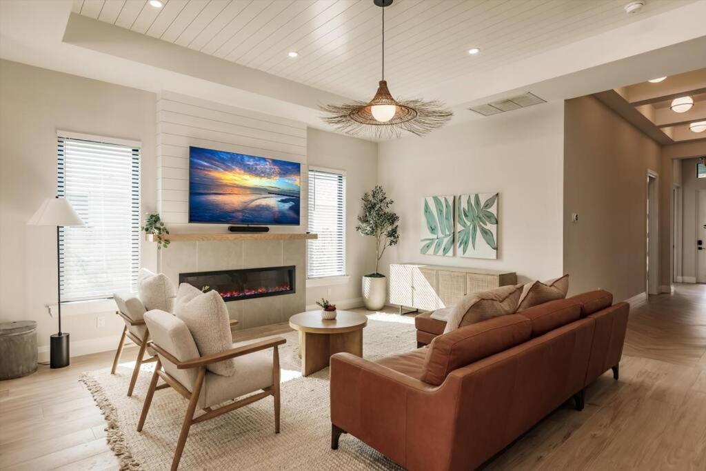 Paradise Cove Luxury Naples