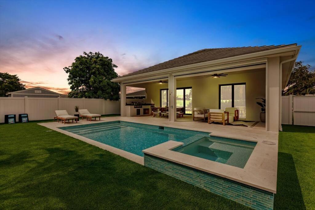 Paradise Cove Luxury Naples