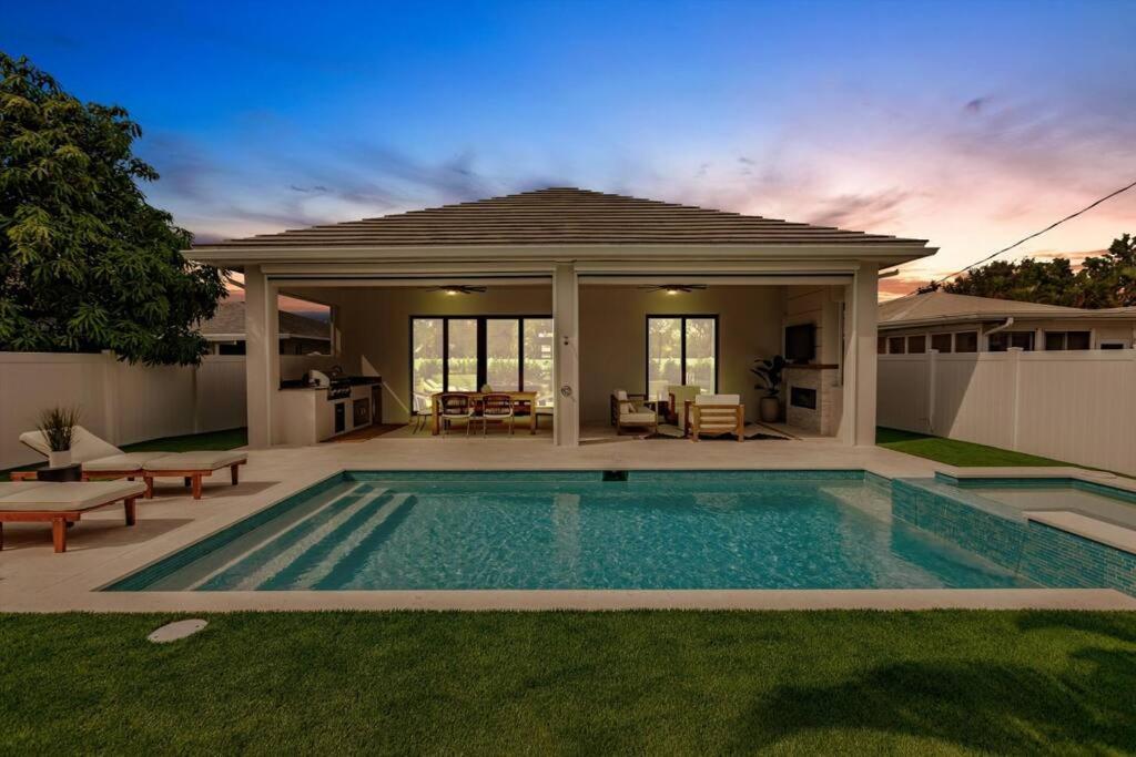 Paradise Cove Luxury Holiday home Naples