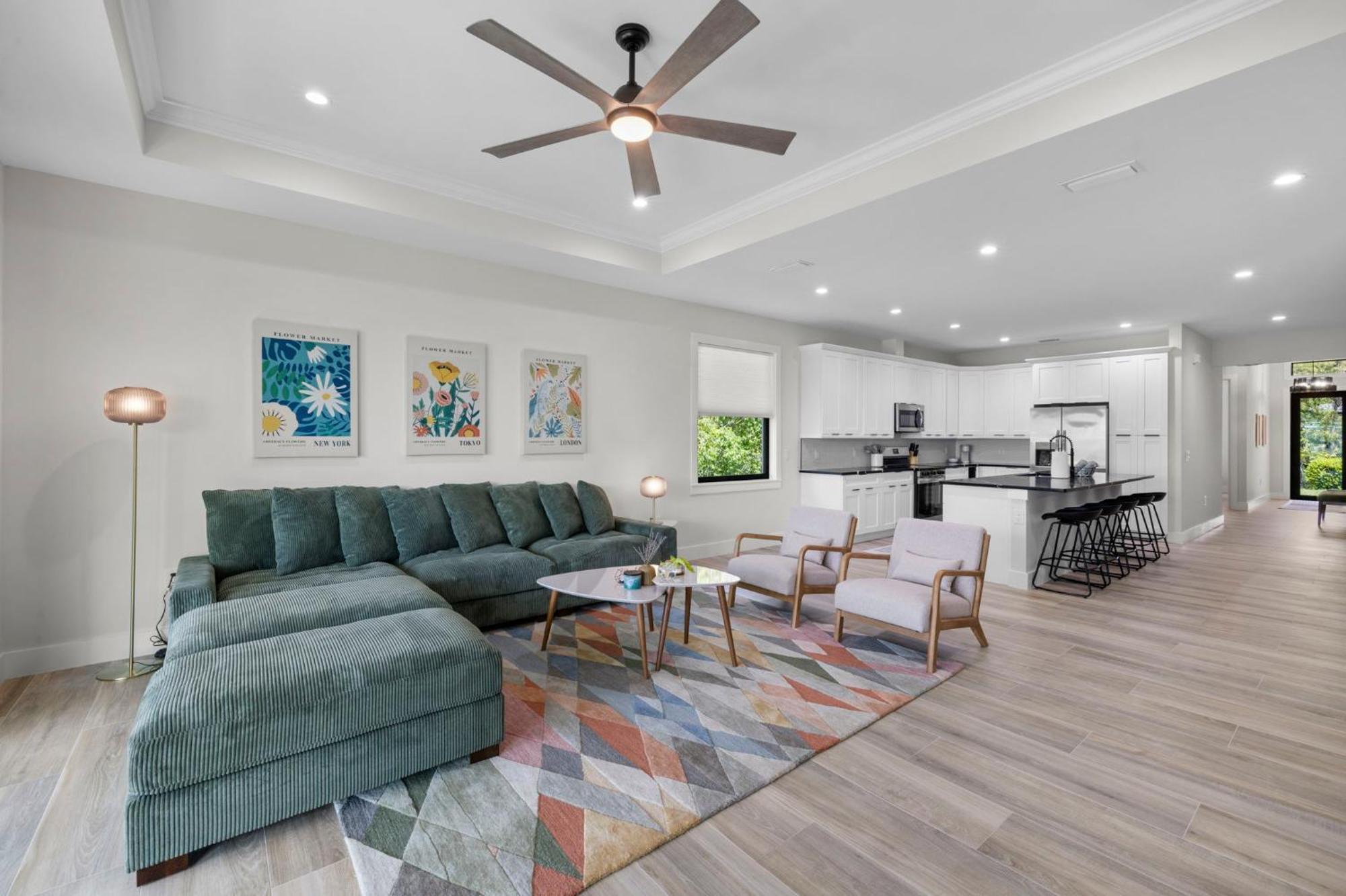 Stunning Escape Near And Pickleball Courts *
