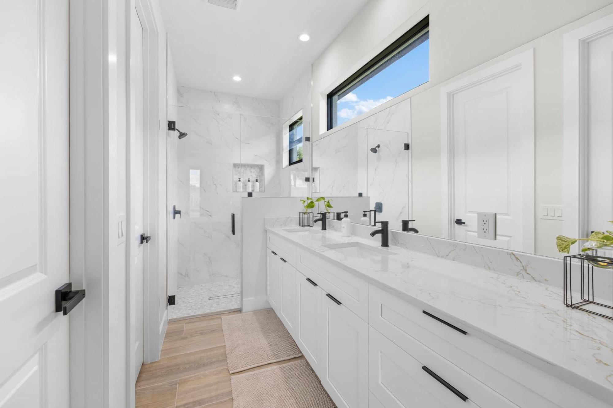 Villa Stunning Escape Near And Pickleball Courts