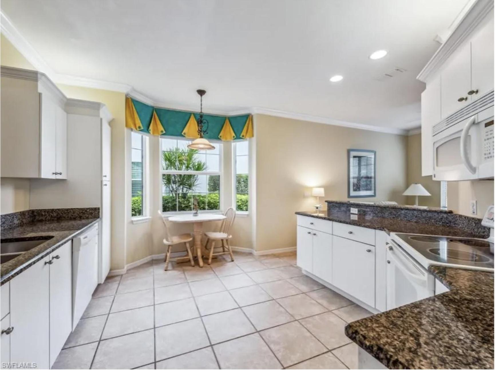 2 Bedroom First Floor Tennis, Bocce Pickleball And Championships * Naples