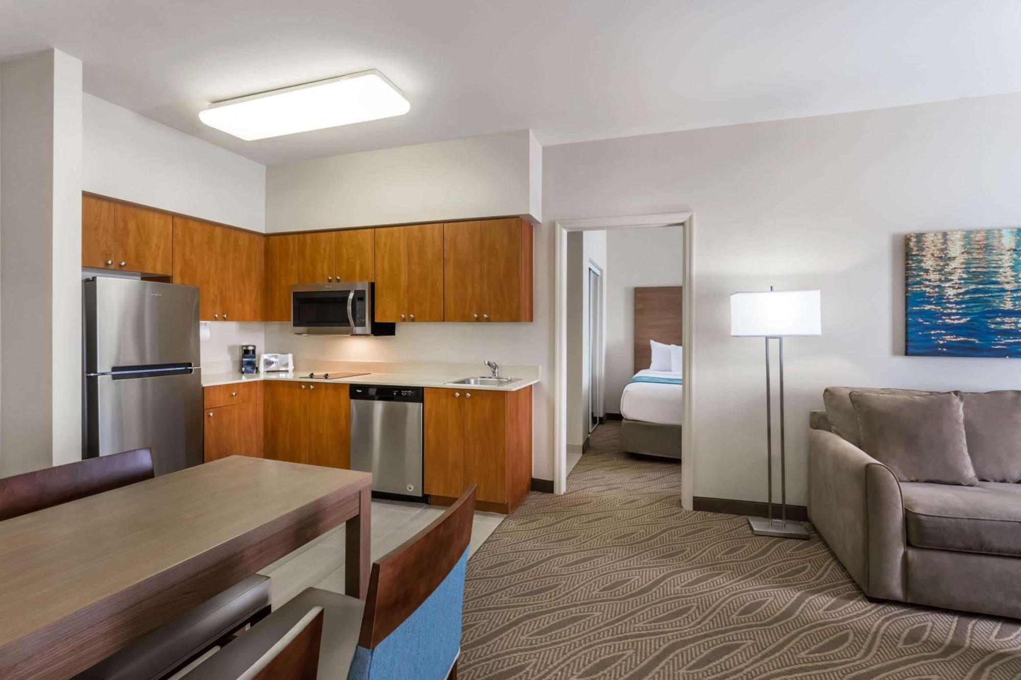 Hawthorn Extended By Wyndham Naples Hotel 3*