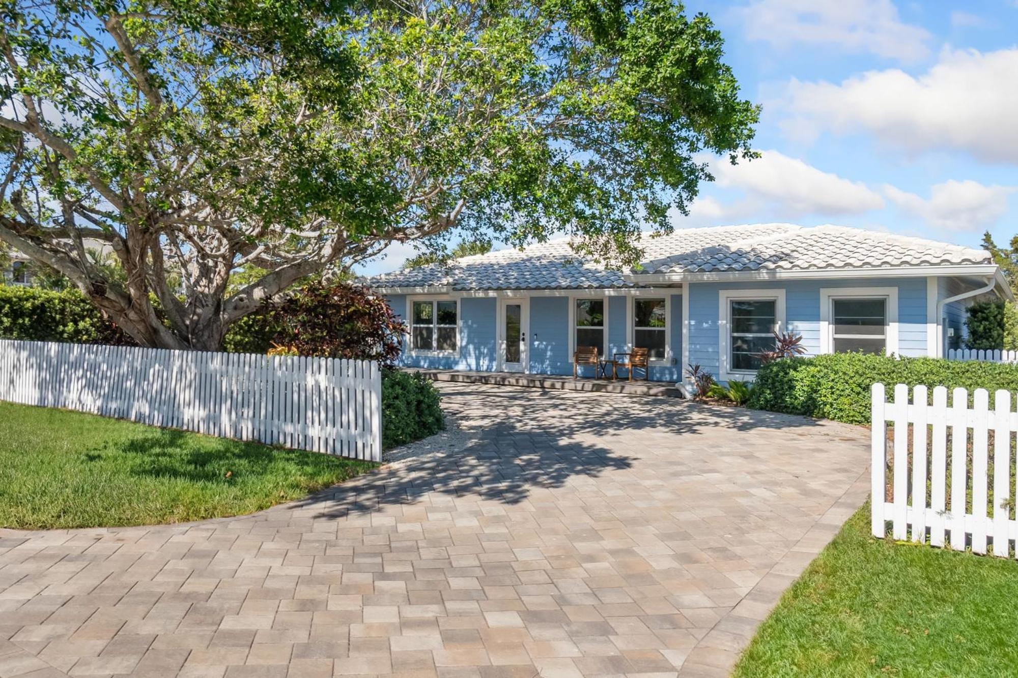 Blue Banyan Boathouse Holiday home
