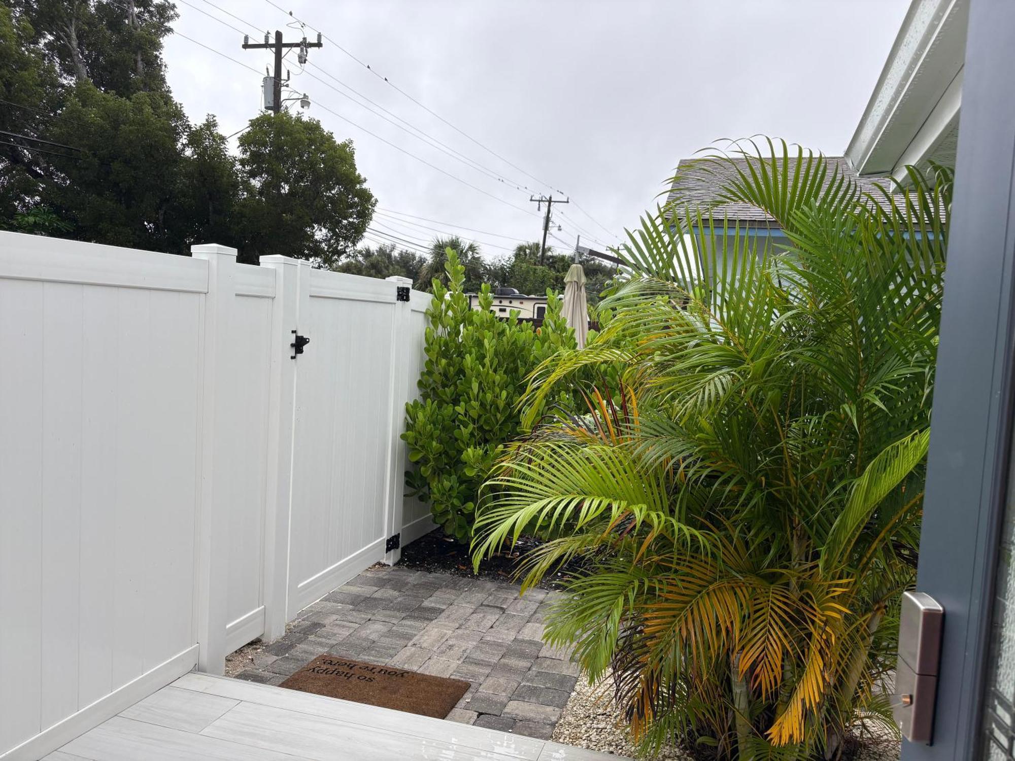 Holiday home 102nd Ave. 5 Bedroom 4 Bath Salt Water Pool Private Yard Walk To Mercato_pickleball Championships *