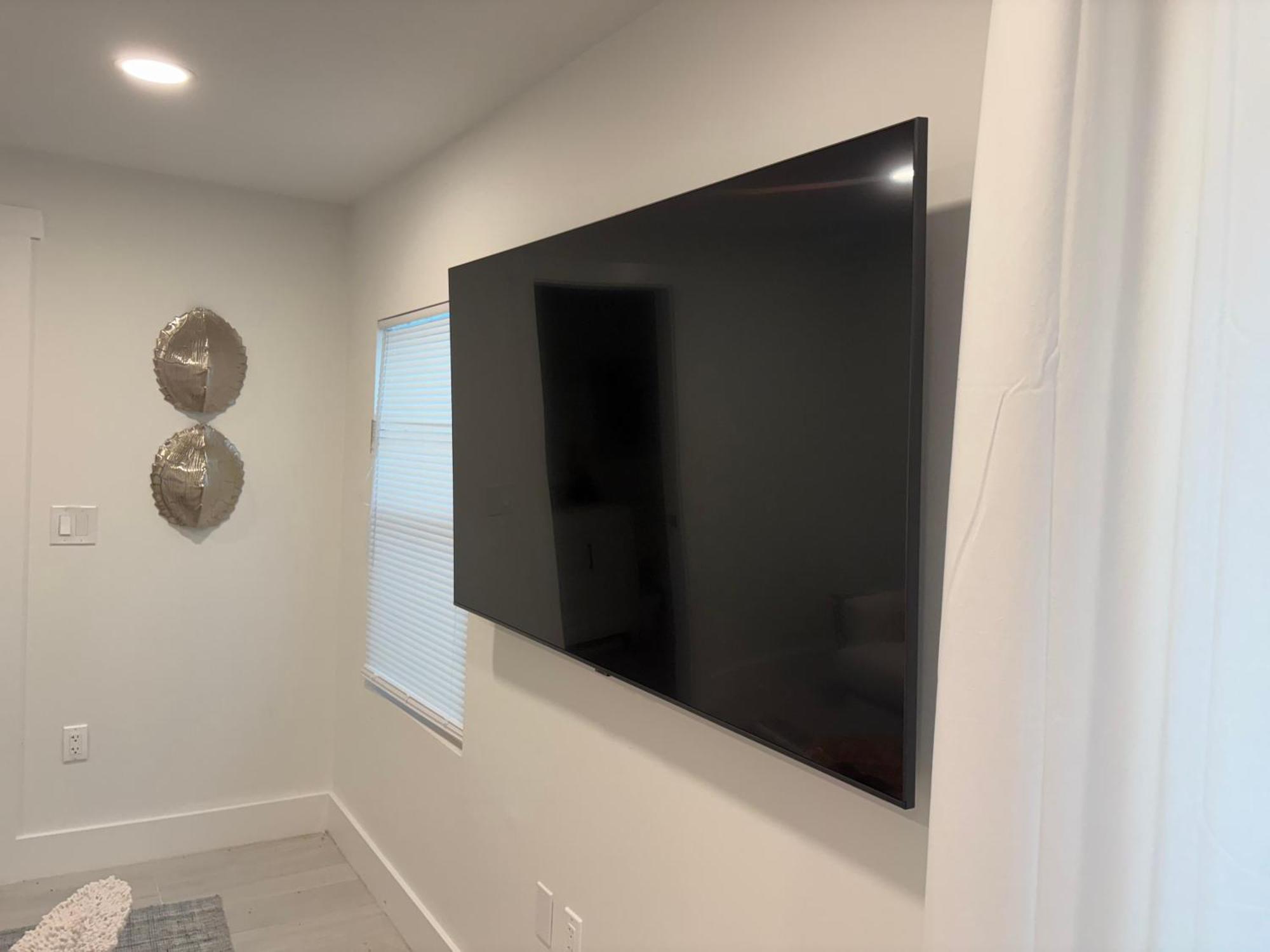 102nd Ave. 5 Bedroom 4 Bath Salt Water Pool Private Yard Walk To Mercato_pickleball Championships *