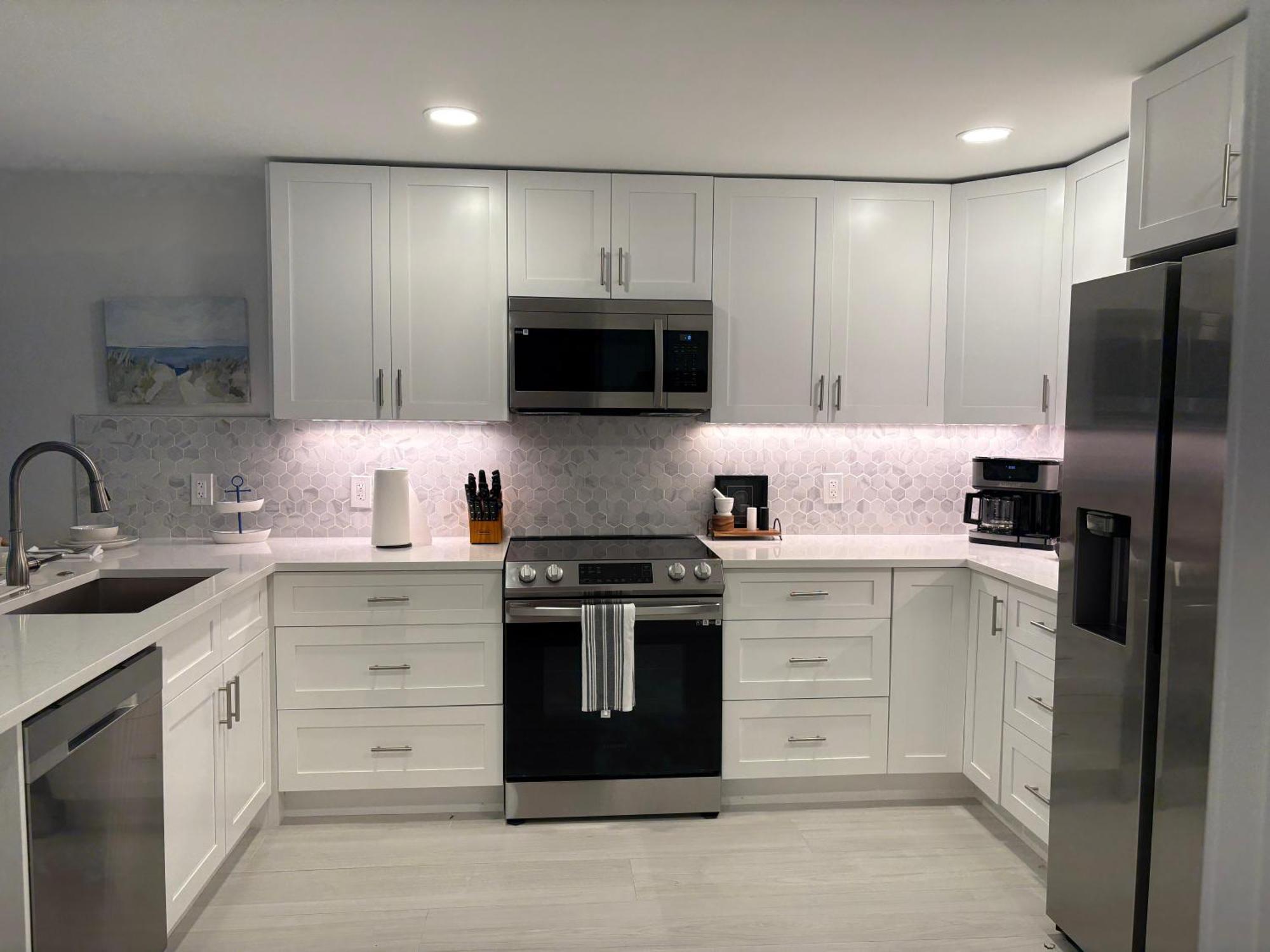 102nd Avenue 3 Bed 2 Bath Park Unit 2 Pvt. Salt Water Pool Pickleball Championships