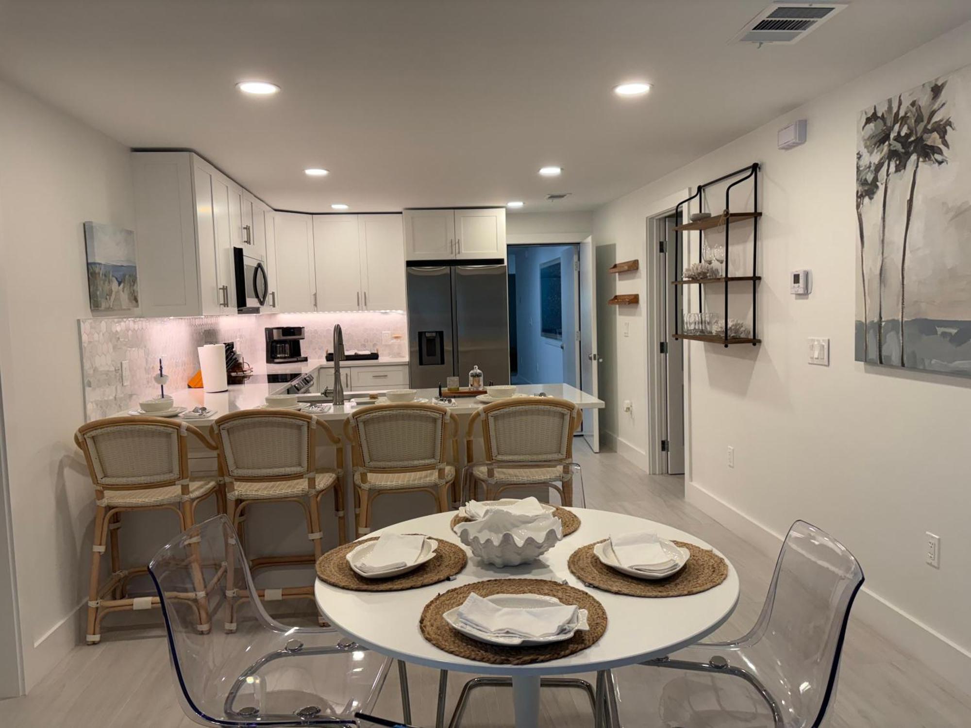 102nd Avenue 3 Bed 2 Bath Park Unit 2 Pvt. Salt Water Pool Pickleball Championships