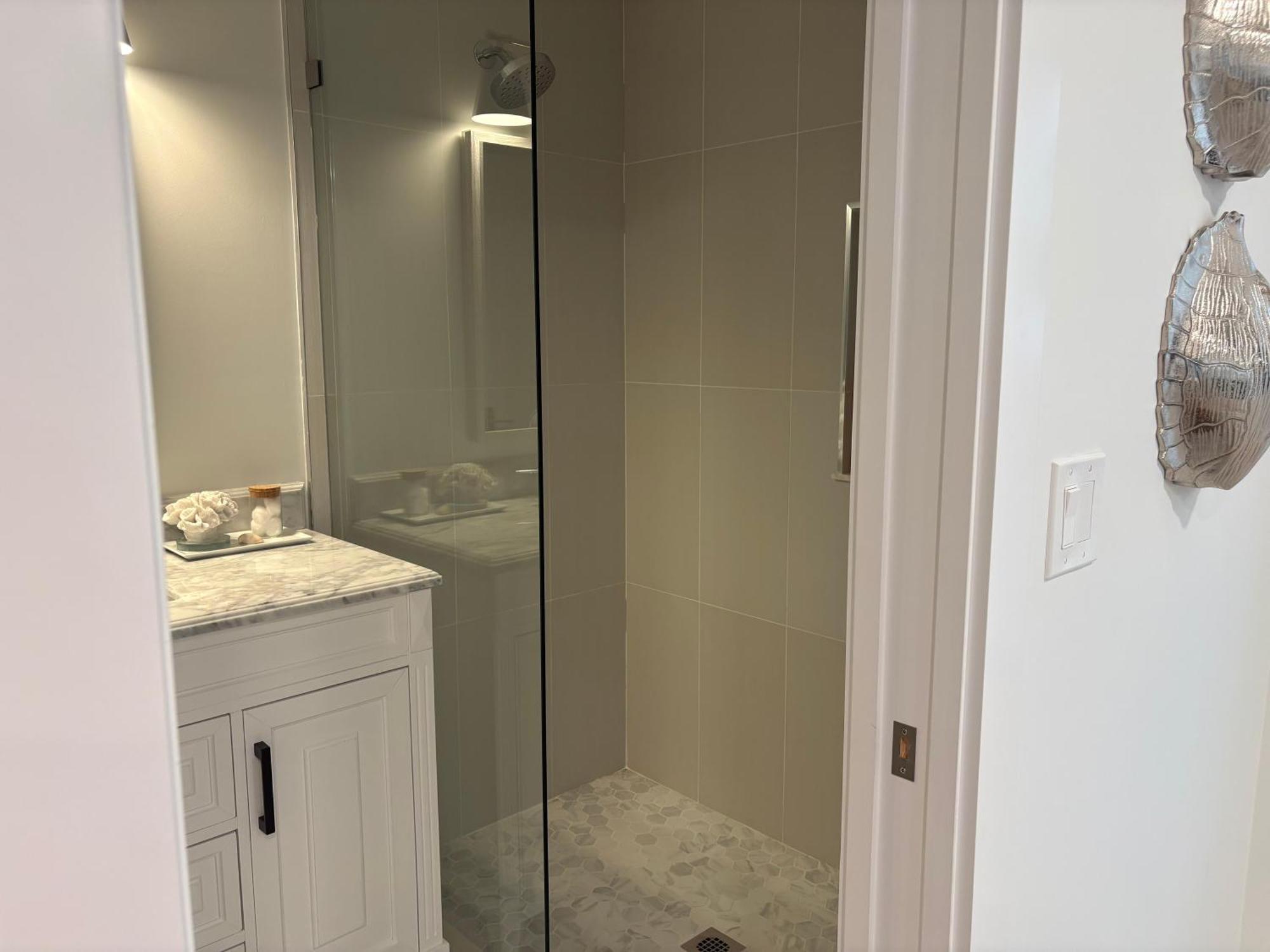 102nd Avenue 3 Bed 2 Bath Park Unit 2 Pvt. Salt Water Pool Pickleball Championships Naples