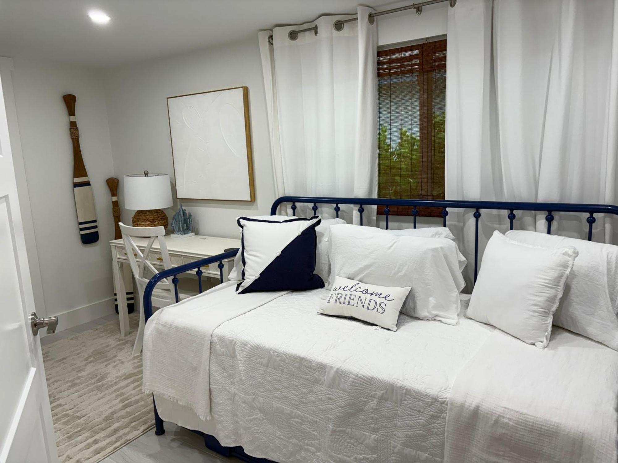 Holiday home 102nd Ave N 2 Bedroom 2 Bath Unit 1 Park Walk To Mercato_pickleball Championships *