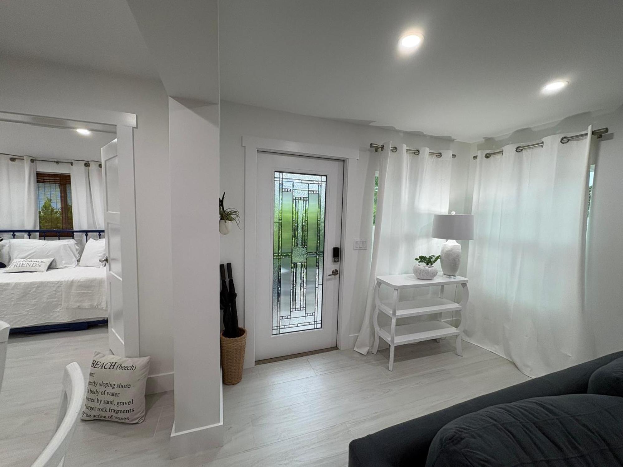 102nd Ave N 2 Bedroom 2 Bath Unit 1 Park Walk To Mercato_pickleball Championships Holiday home