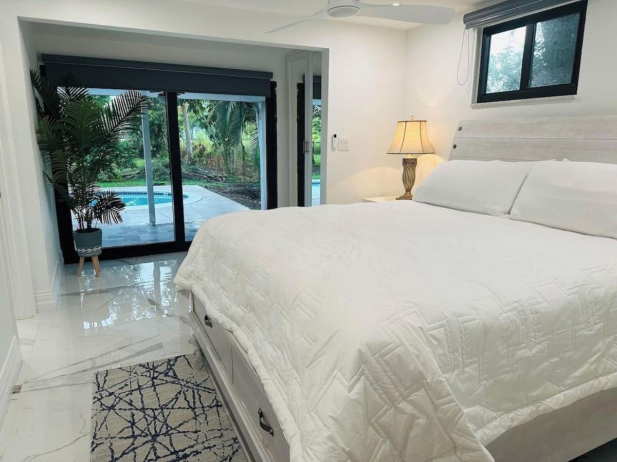 424 Beautiful With Pool And Soaker Tub Holiday home
