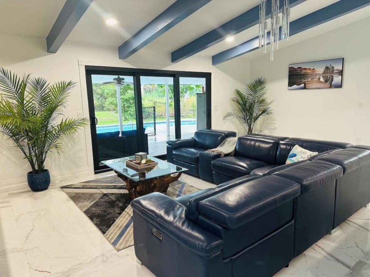 424 Beautiful With Pool And Soaker Tub Naples