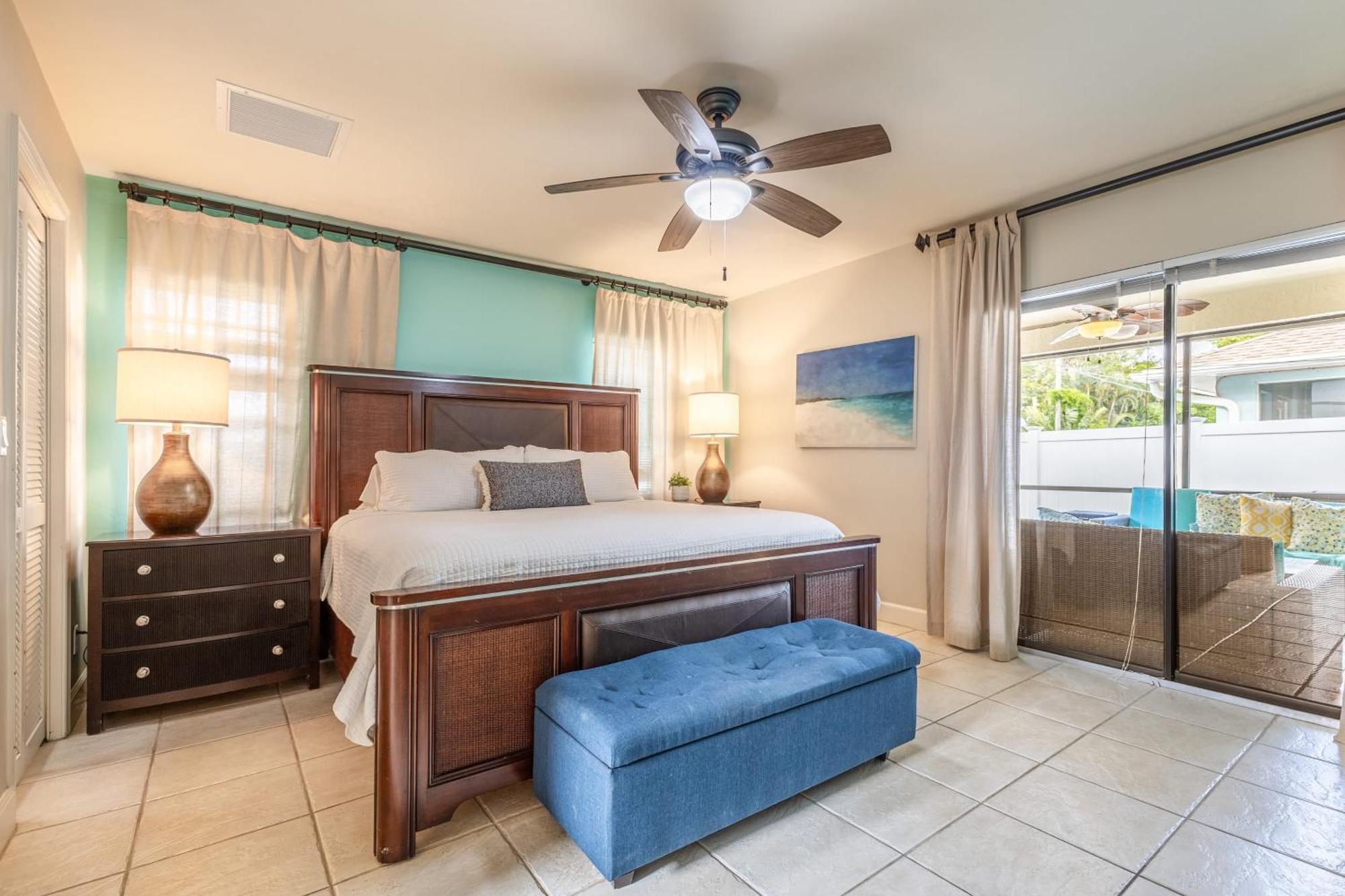 Private Pool Sunroom Escape At Manatee Holiday home *