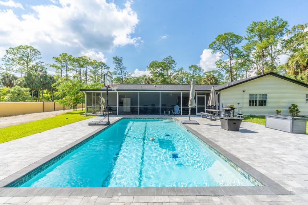 Holiday home Beautiful In With Huge Private Pool *