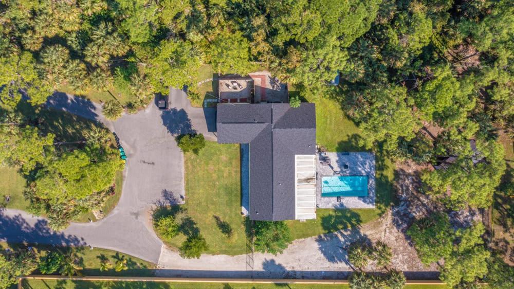 Beautiful In With Huge Private Pool