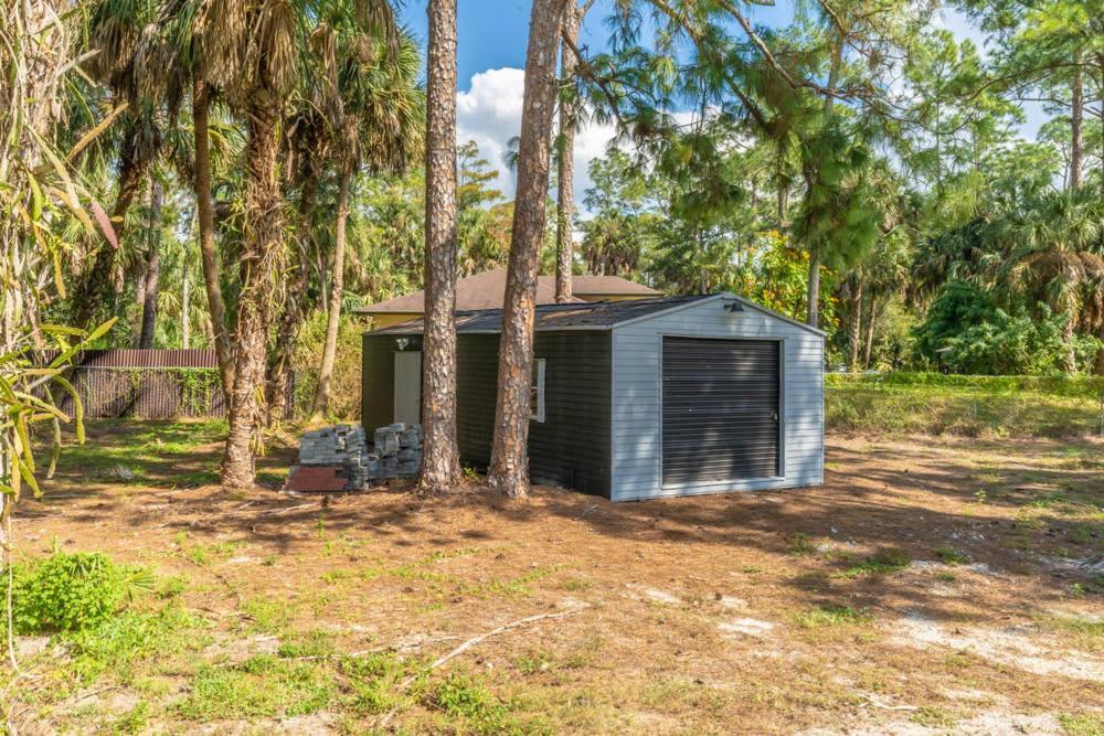 Beautiful In With Huge Private Pool Holiday home *