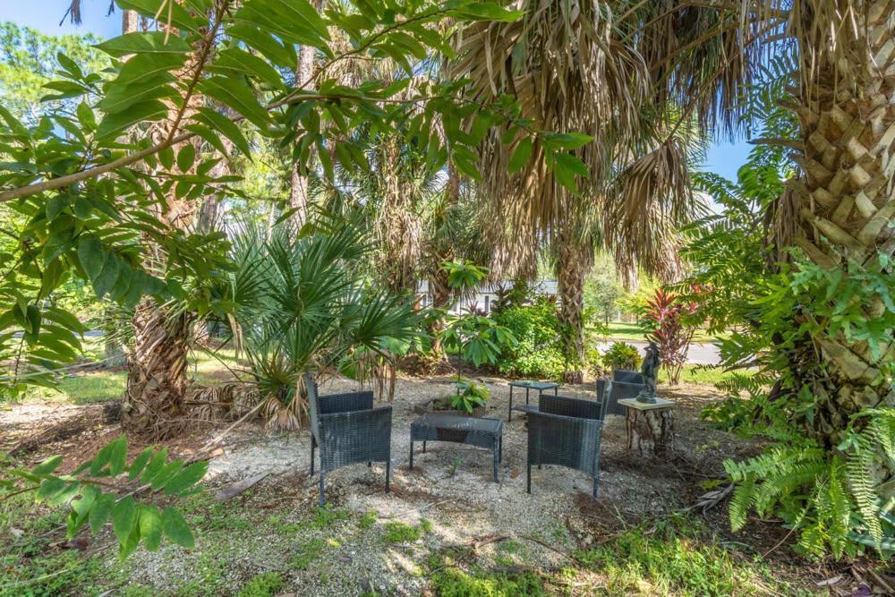 Beautiful In With Huge Private Pool