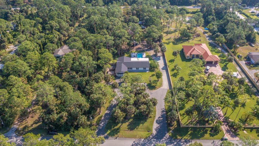 Beautiful In With Huge Private Pool Holiday home