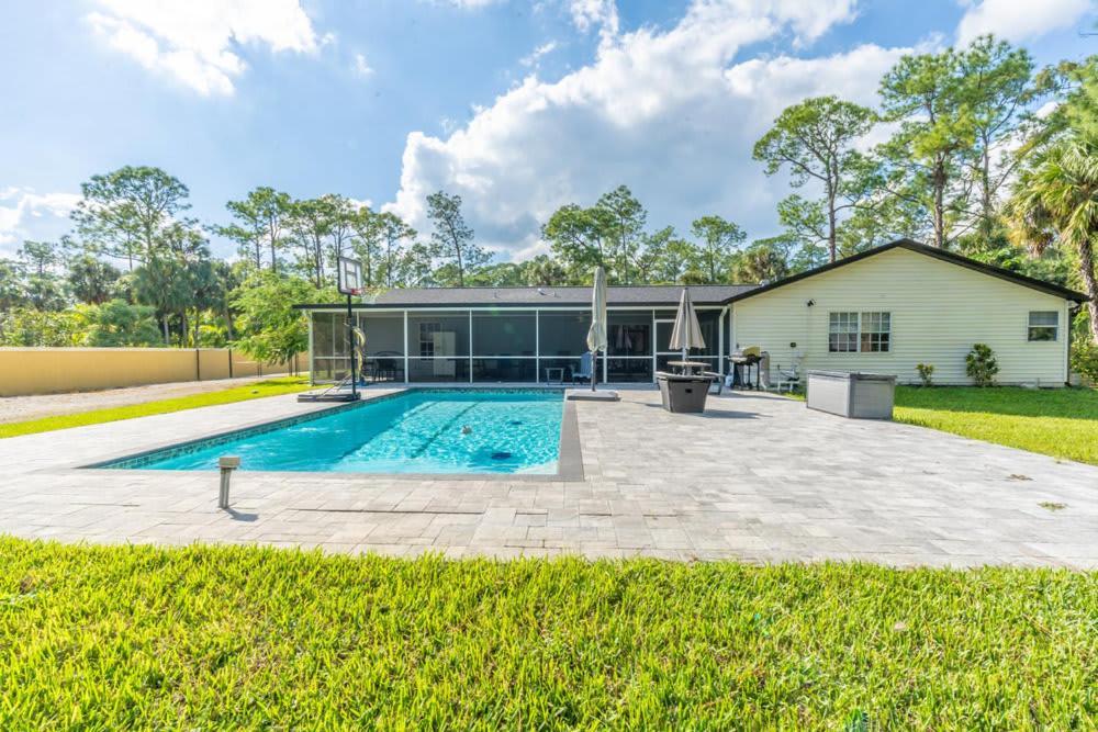 Holiday home Beautiful In With Huge Private Pool *