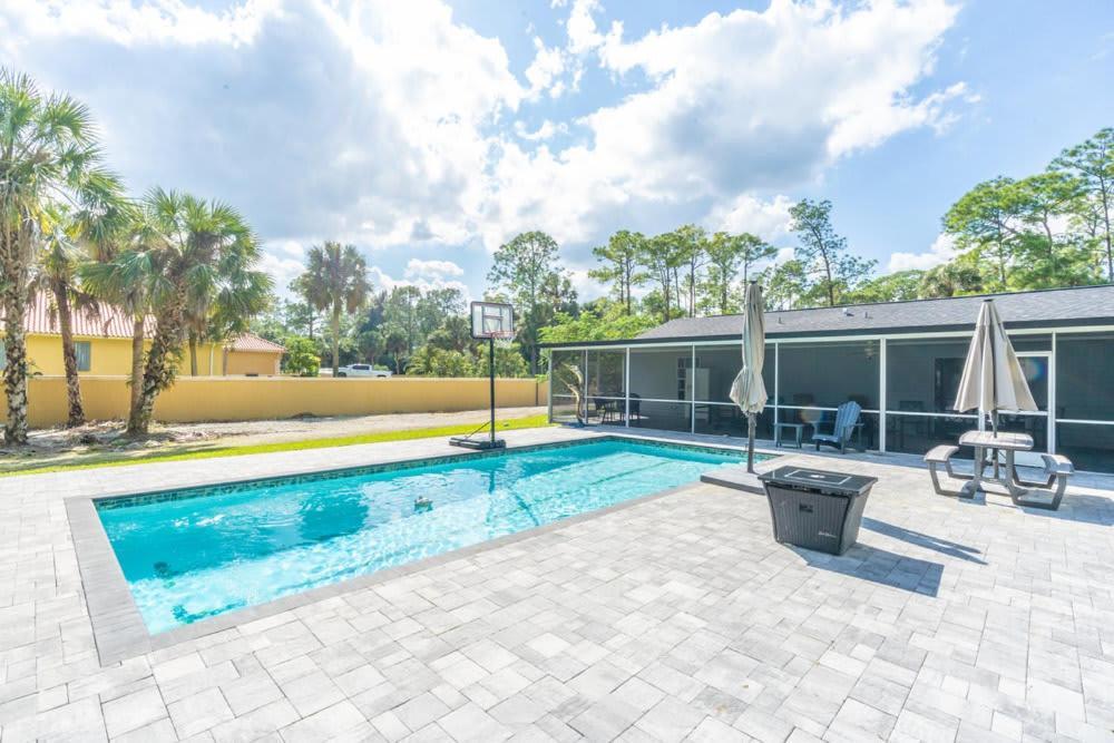 Beautiful In With Huge Private Pool Naples