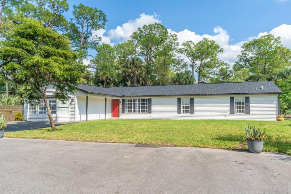 Beautiful In With Huge Private Pool * Naples