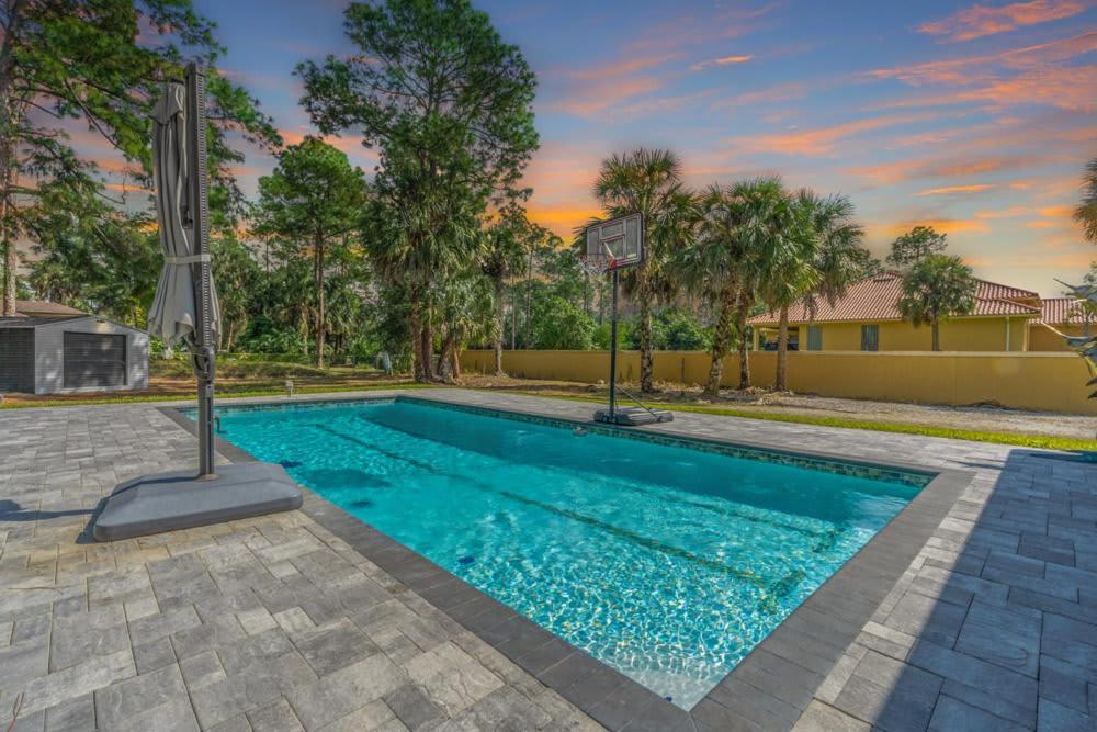 Beautiful In With Huge Private Pool * Naples