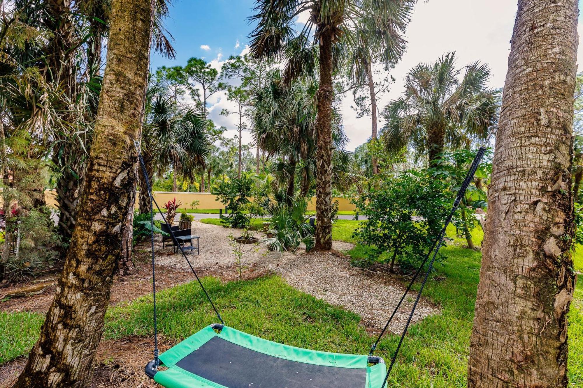 Beautiful In With Huge Private Pool Holiday home