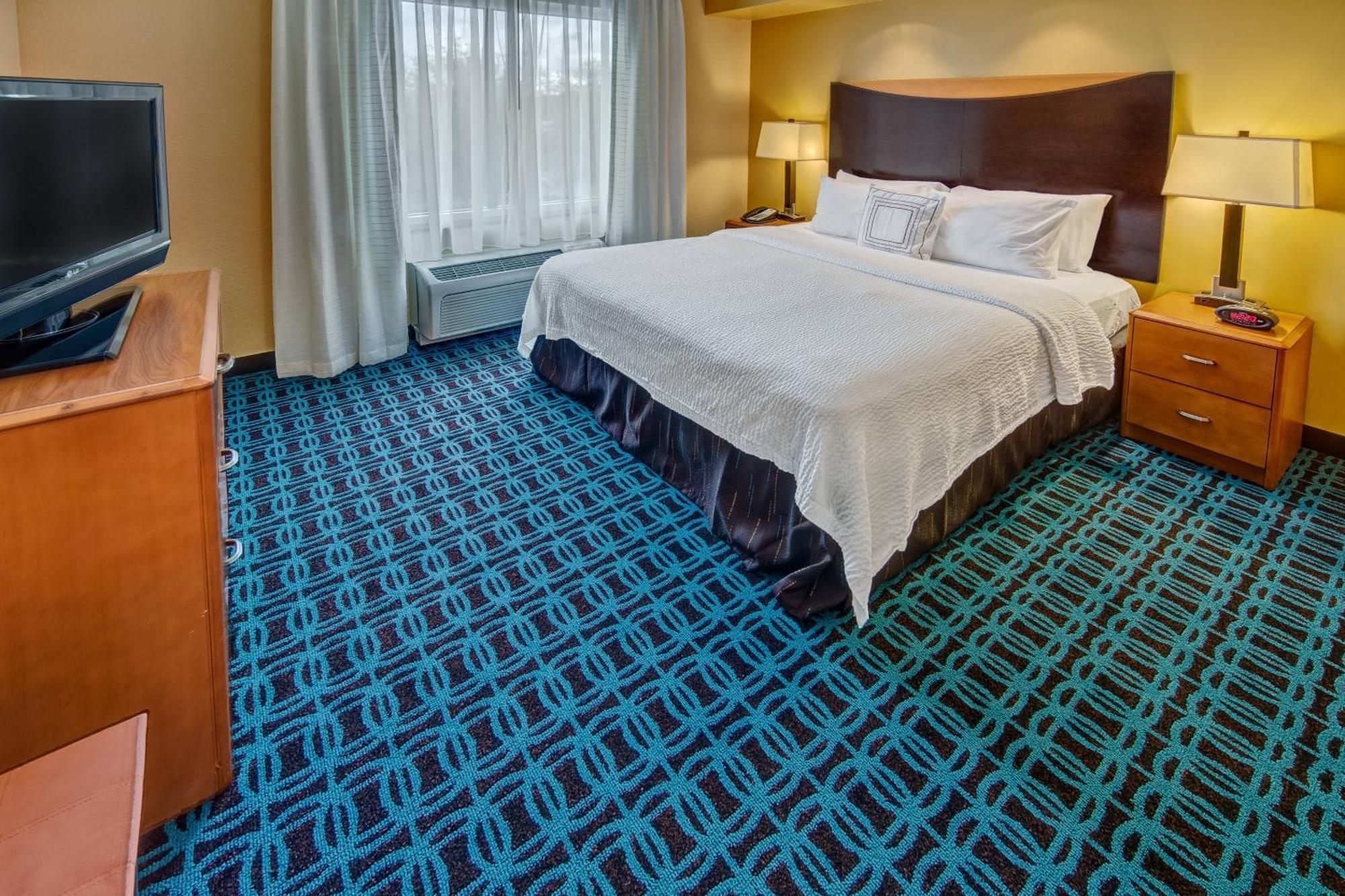 Hotel Fairfield And By Marriott Naples