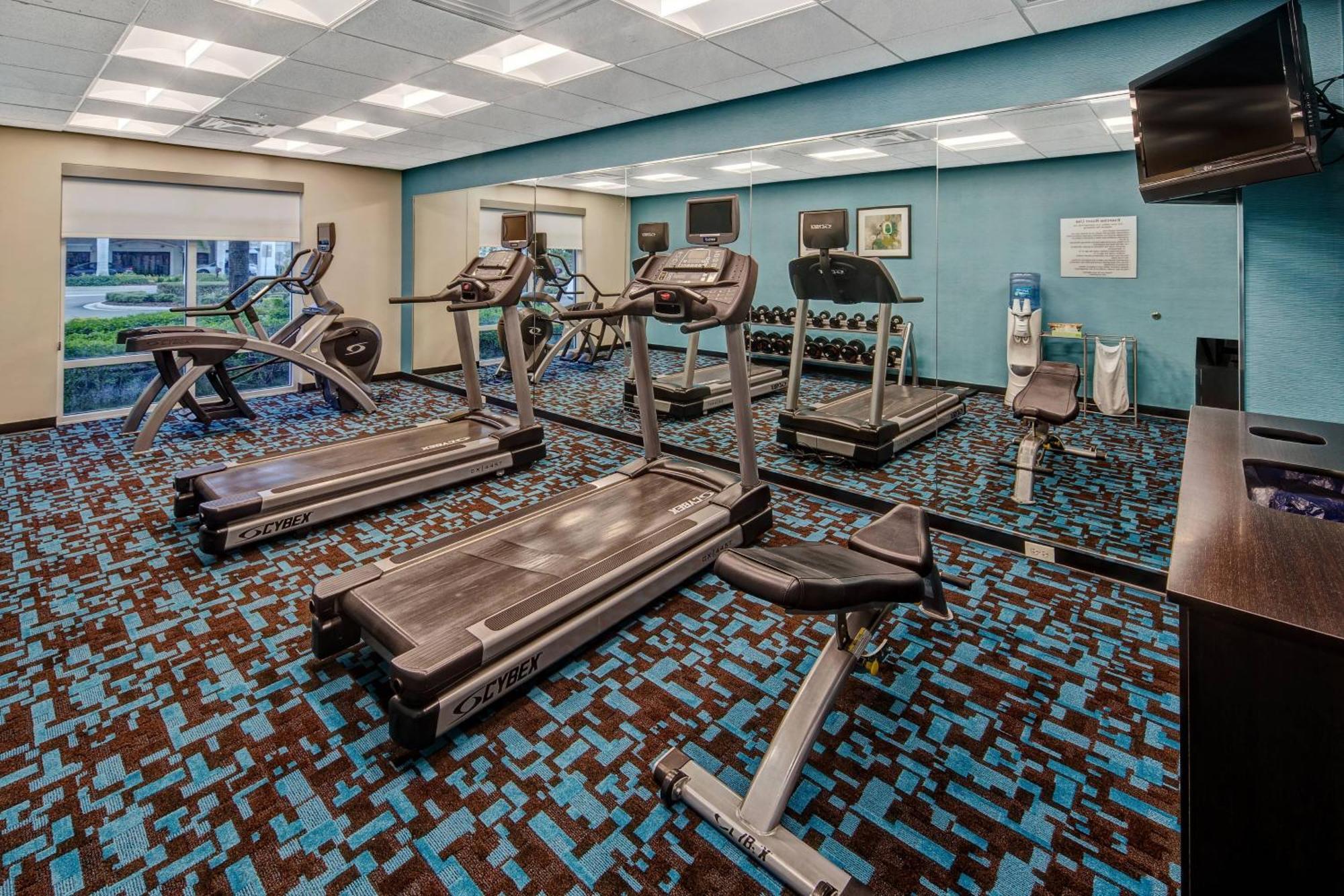 Hotel Fairfield And By Marriott Naples 3*