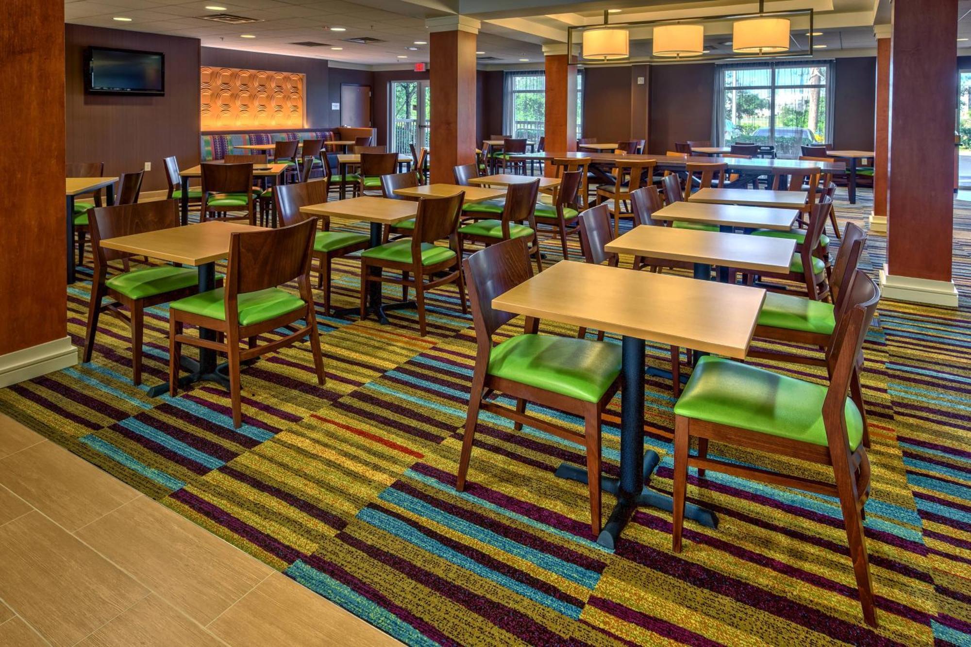 Hotel Fairfield And By Marriott Naples