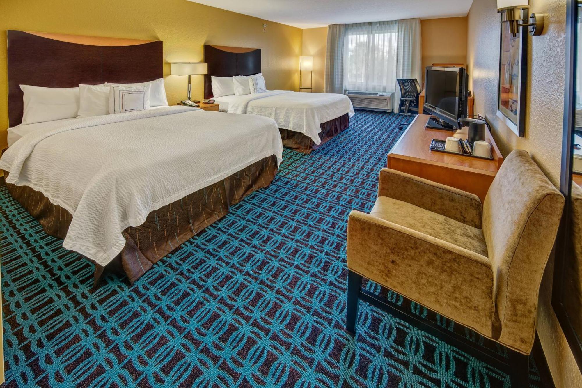 Fairfield And By Marriott 3* Naples