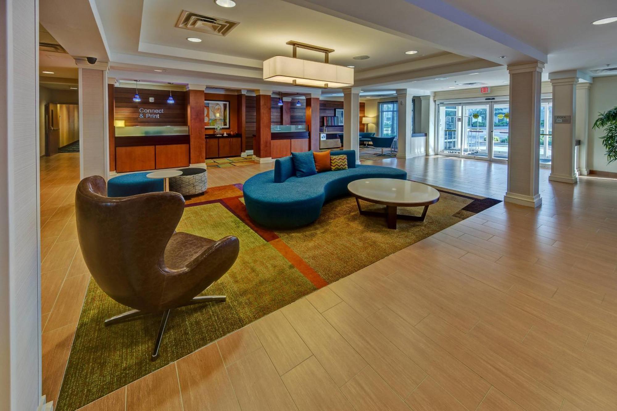 Hotel Fairfield And By Marriott