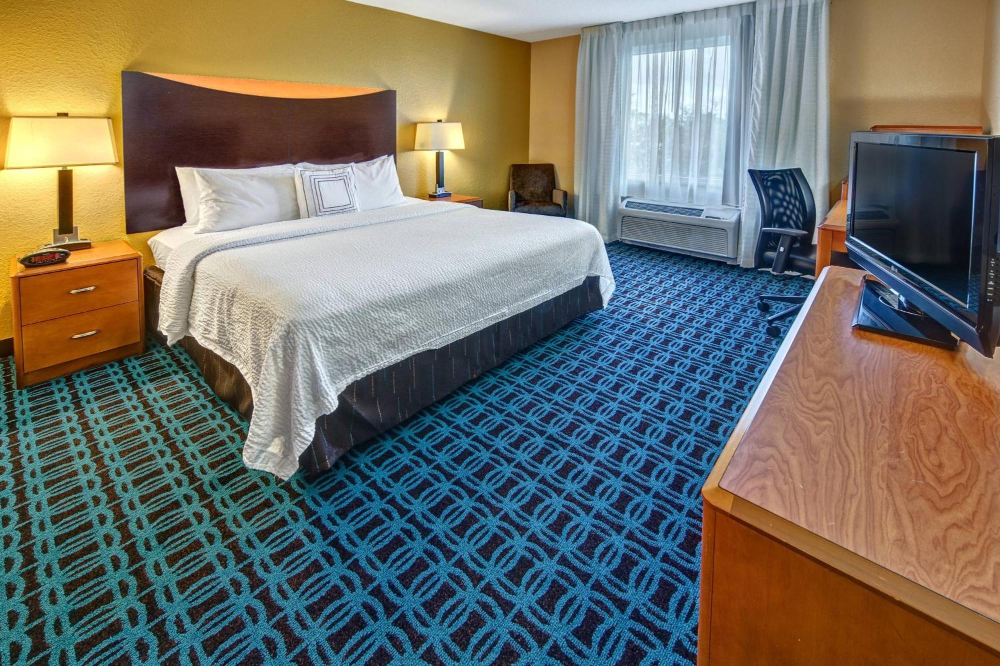 Hotel Fairfield And By Marriott 3*