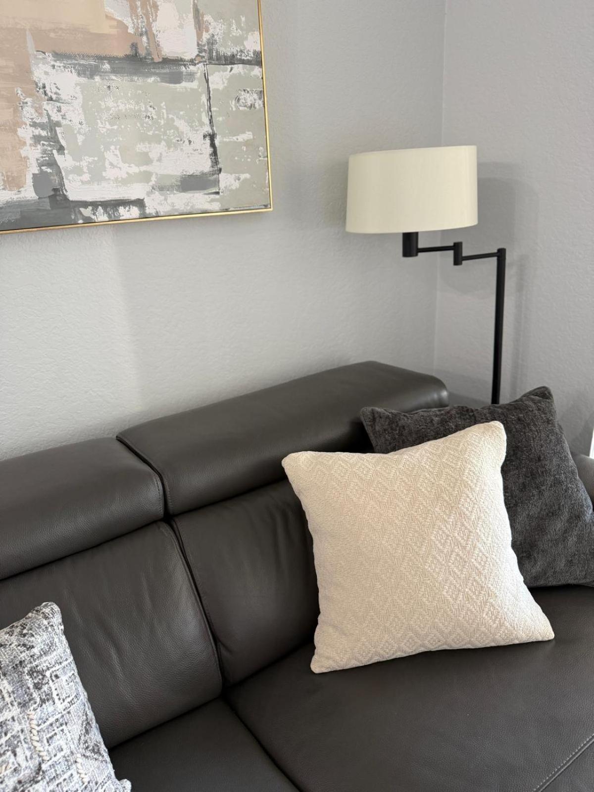 Spacious 2 Bedroom Lely Fl * Naples