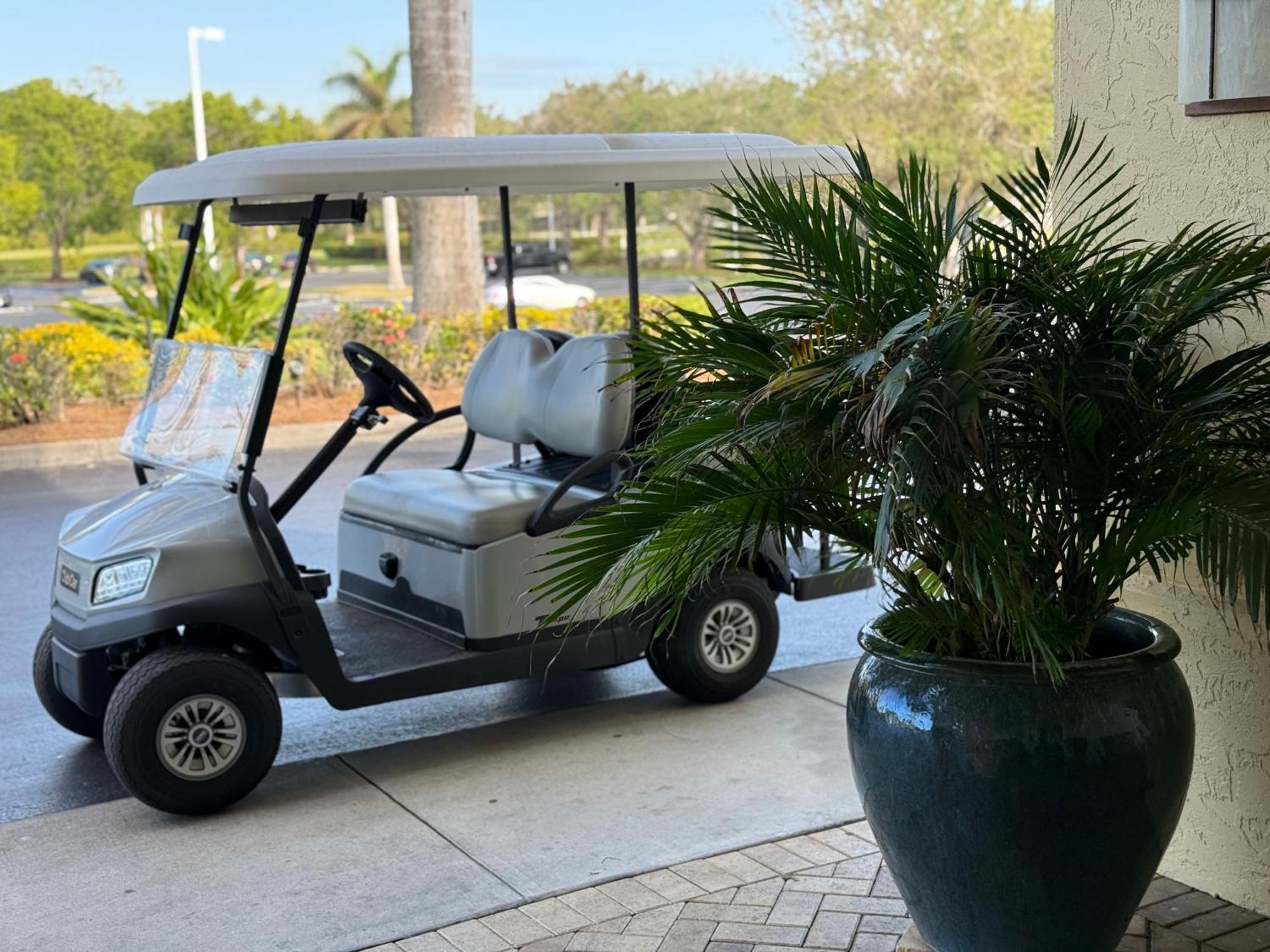 Spacious 2 Bedroom Lely Fl *