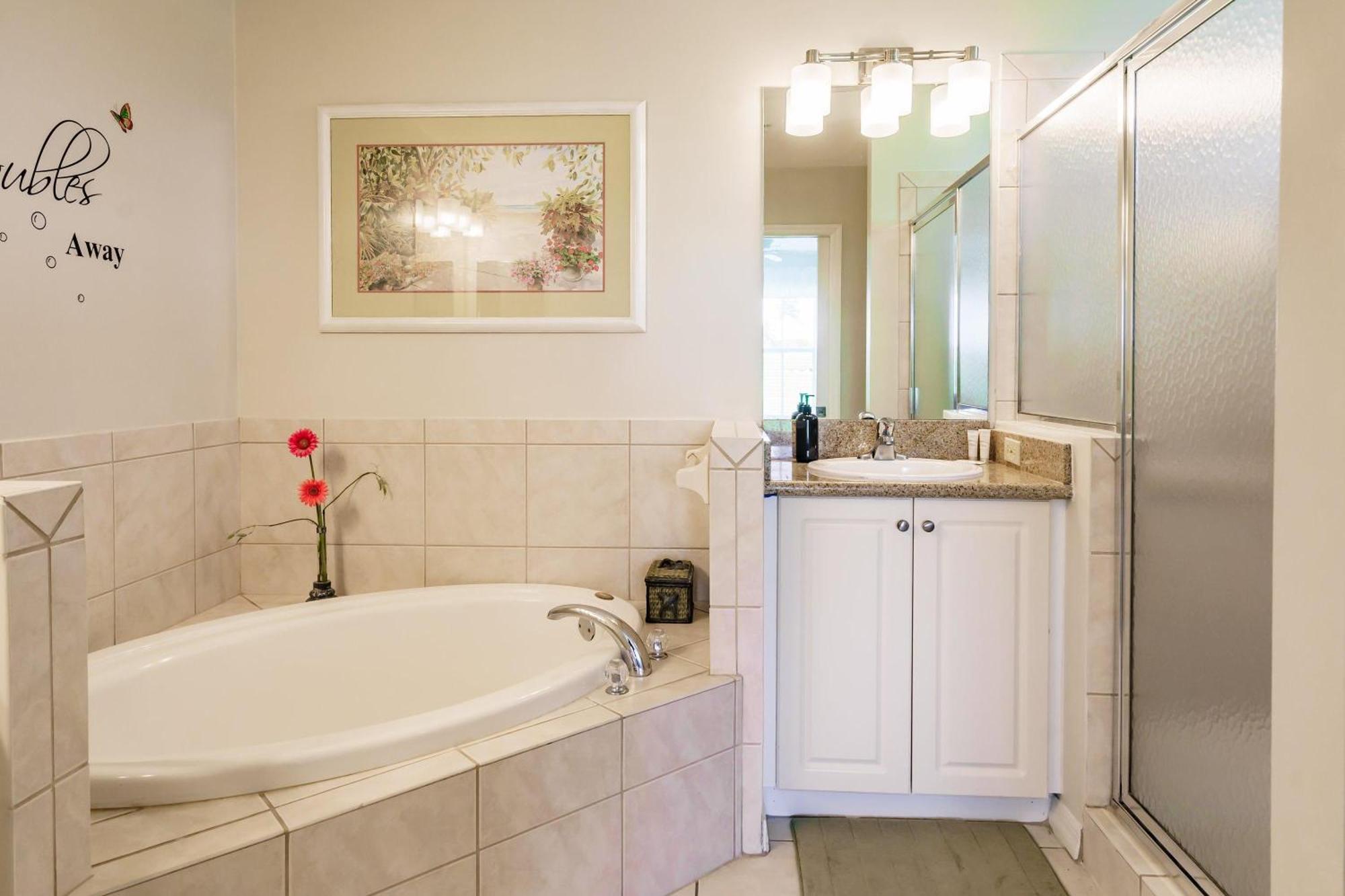 Stunning 3br With Tropical Views Holiday home *