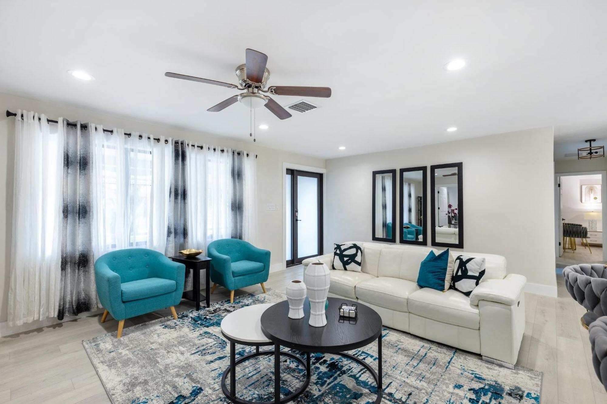 Spacious 4br Getaway Near With Pool & Bbq *