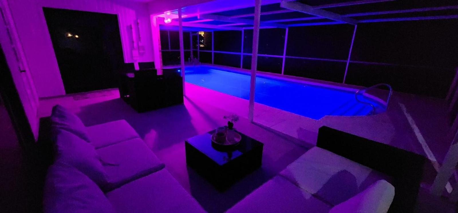 Spacious 4br Getaway Near With Pool & Bbq Holiday home