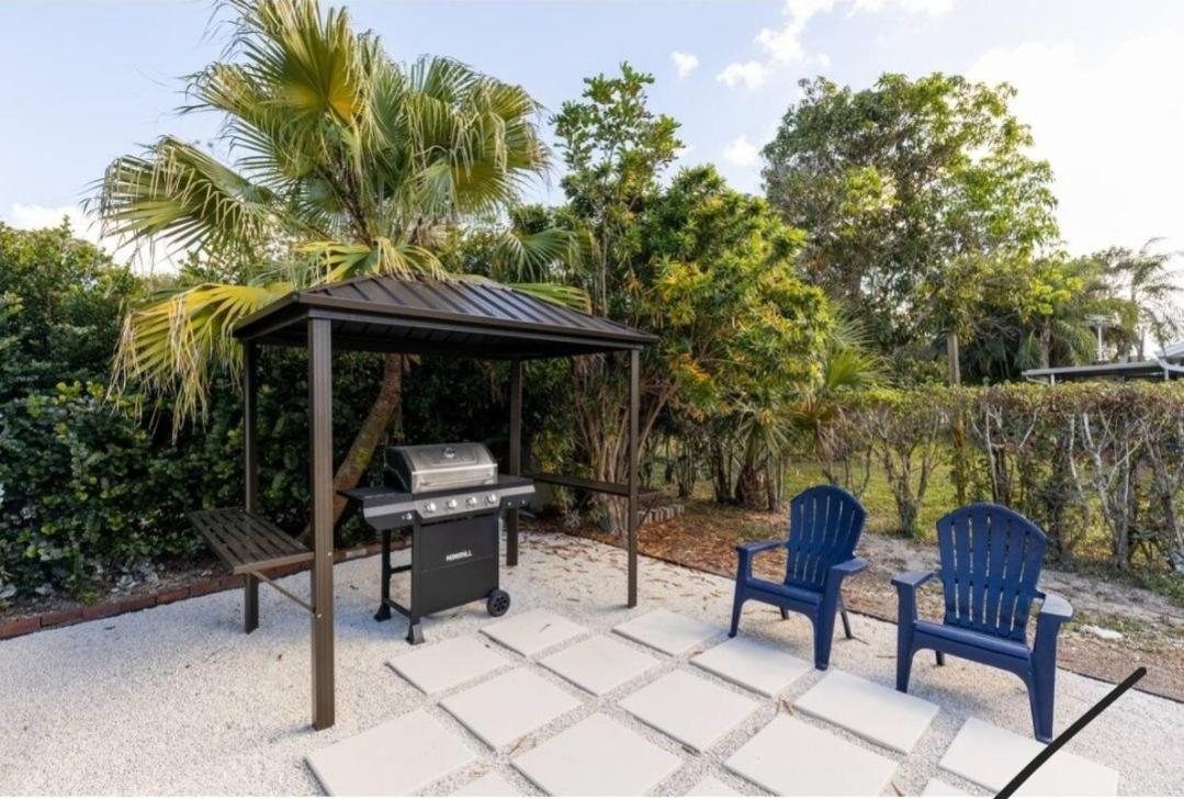 Spacious 4br Getaway Near With Pool & Bbq Naples
