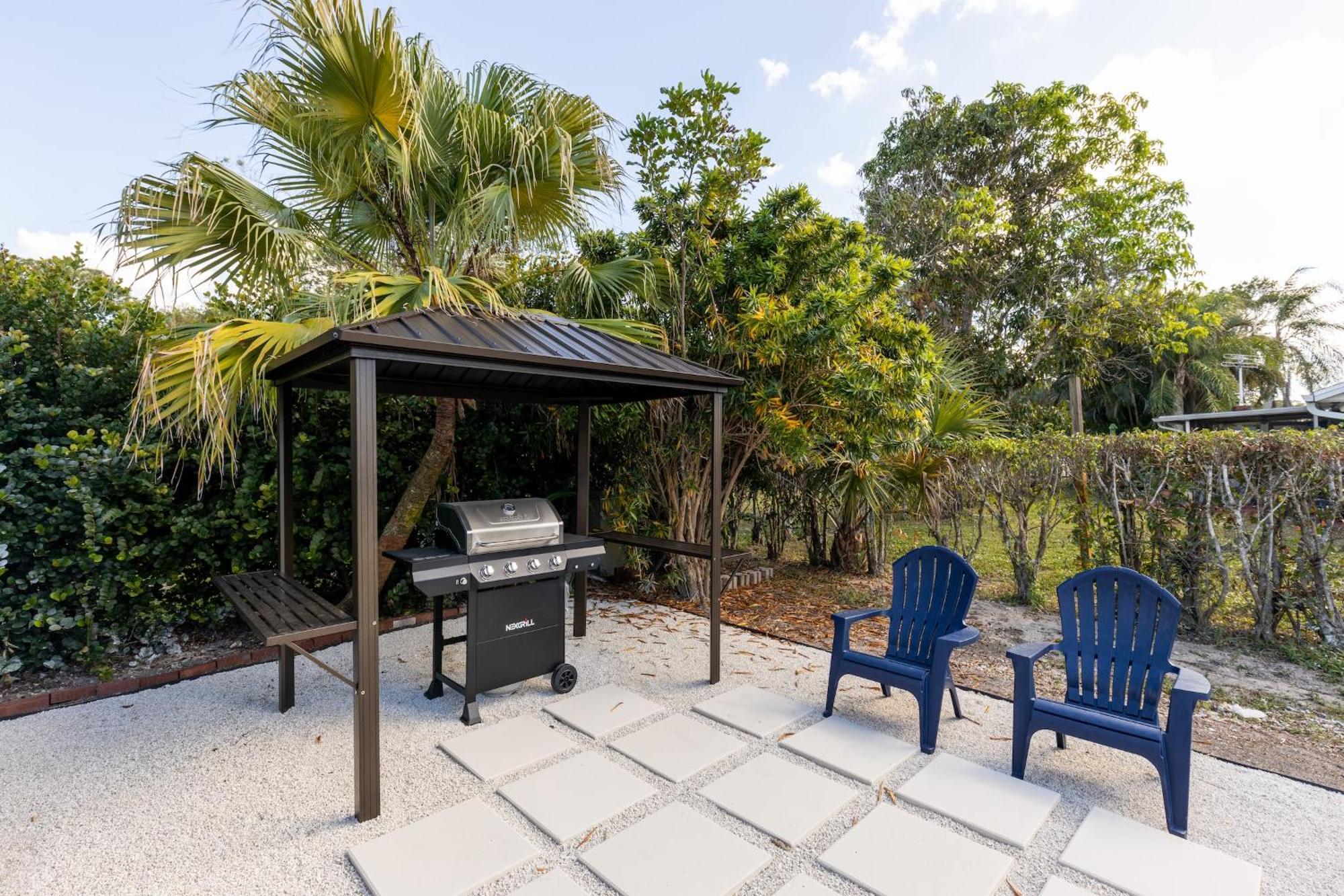 Spacious 4br Getaway Near With Pool & Bbq * Naples