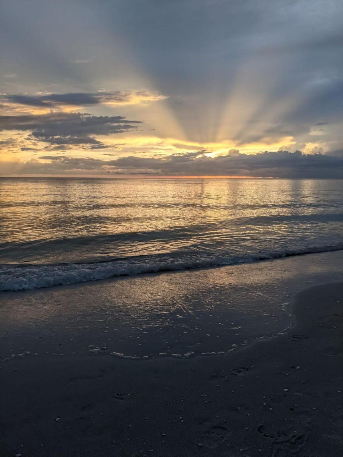 Holiday home Spacious 4br Getaway Near With Pool & Bbq Naples