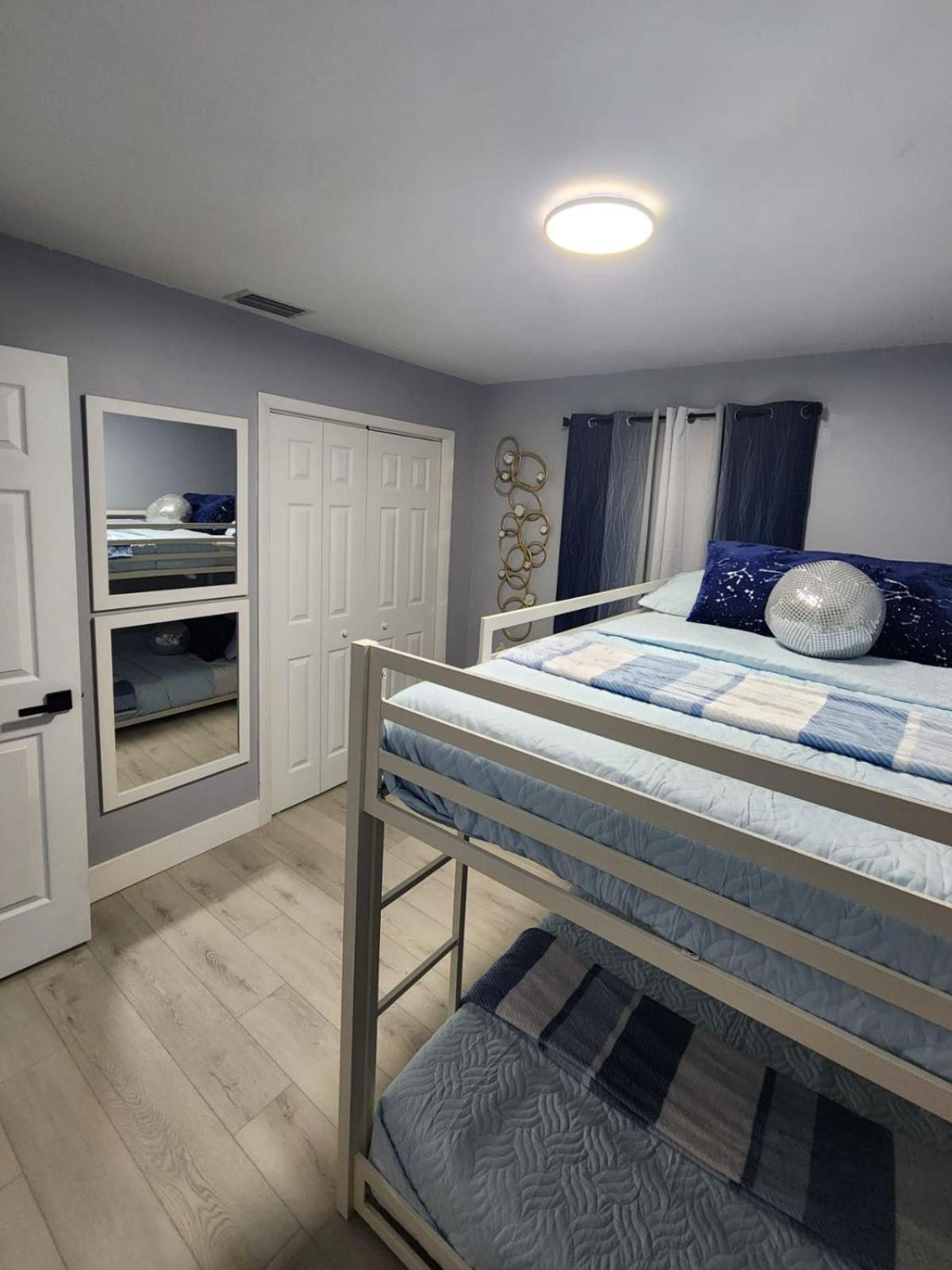 Spacious 4br Getaway Near With Pool & Bbq