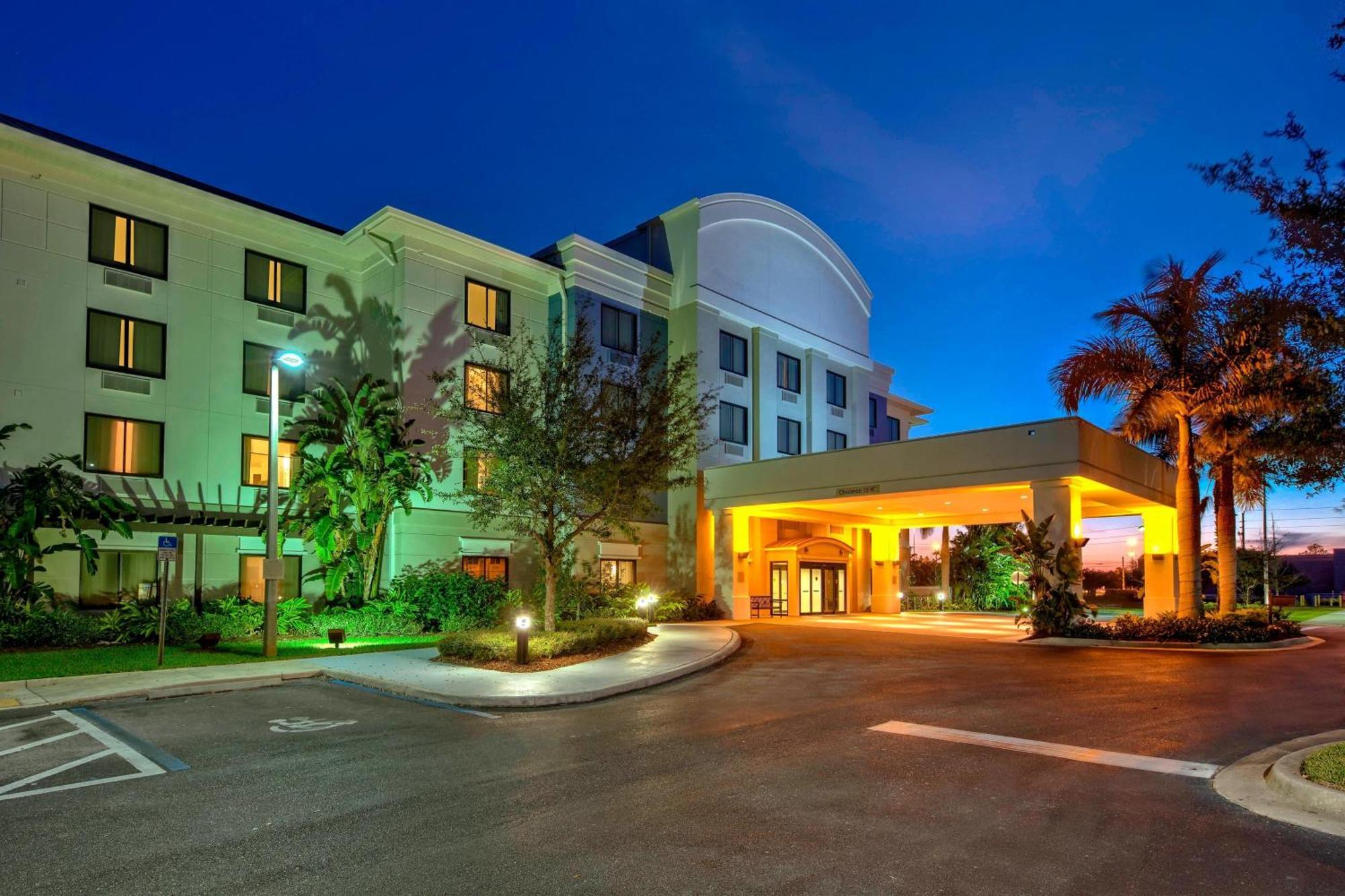 Hotel Springhill By Marriott 3*